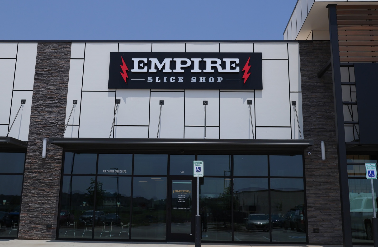 Order pizza online Tulsa from Empire Slice House & you can have local Tulsa pizza delivery of your favorite food.